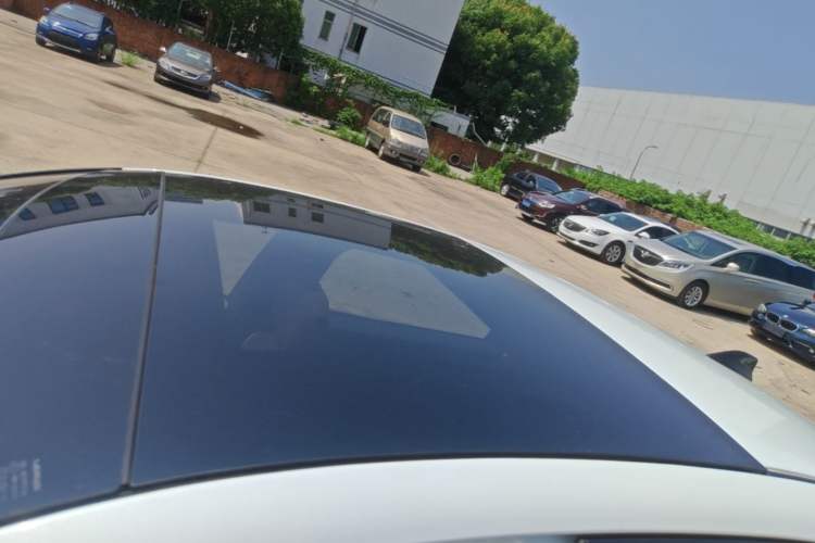 Used Lexus ES 2026 Model 300h Base Version Roof