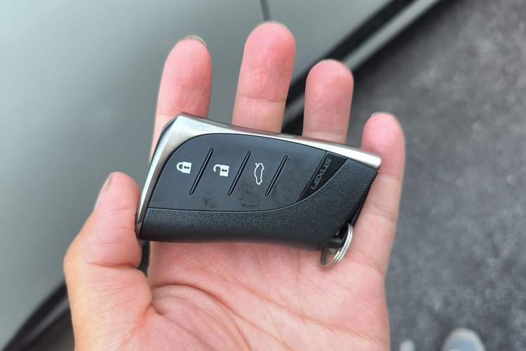 Used Lexus ES 2026 Model 300h Base Version Vehicle Key