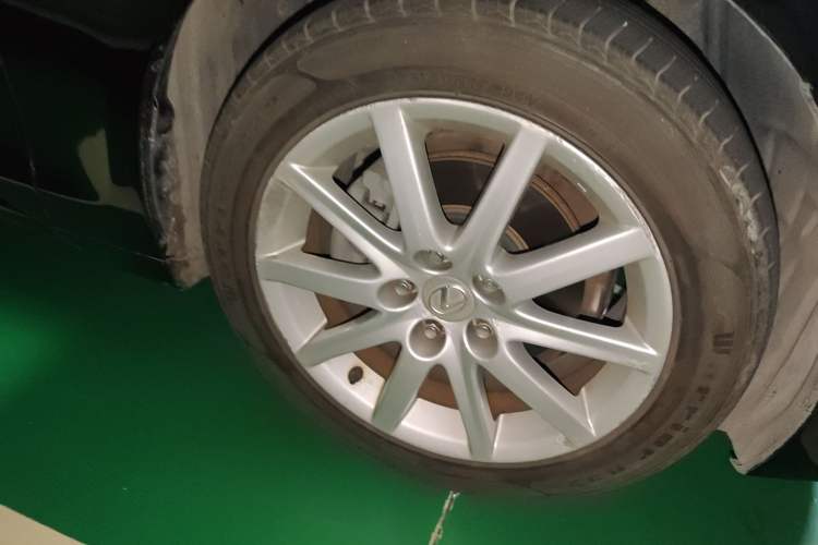 Used Lexus GS 2005 300 Right Front Wheel Hub
