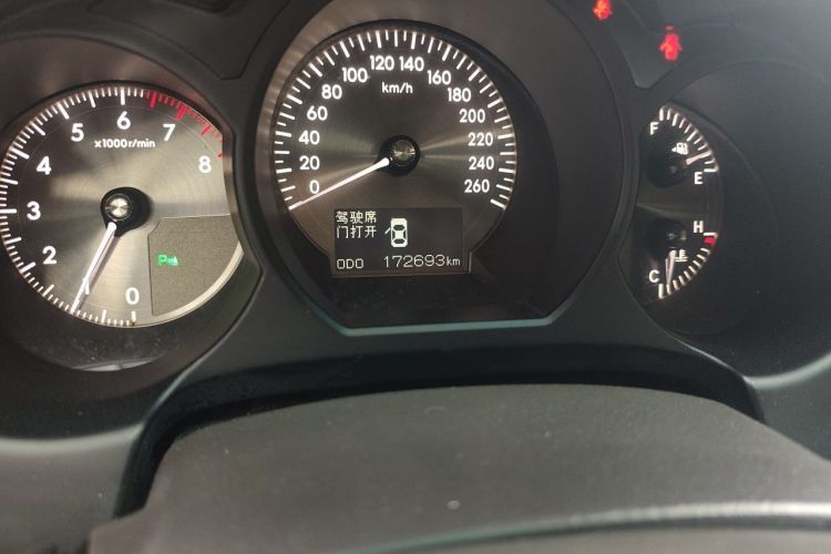 Used Lexus GS 2005 300 Odometer Close Up