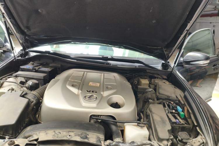 Used Lexus GS 2010 300 Engine Bay Left