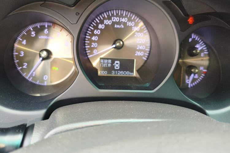 Used Lexus GS 2010 300 Odometer Close Up