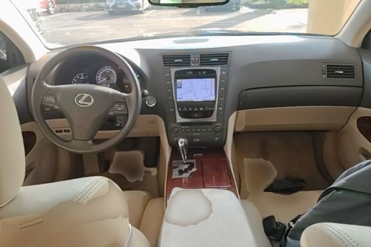 Used Lexus GS  Center Console