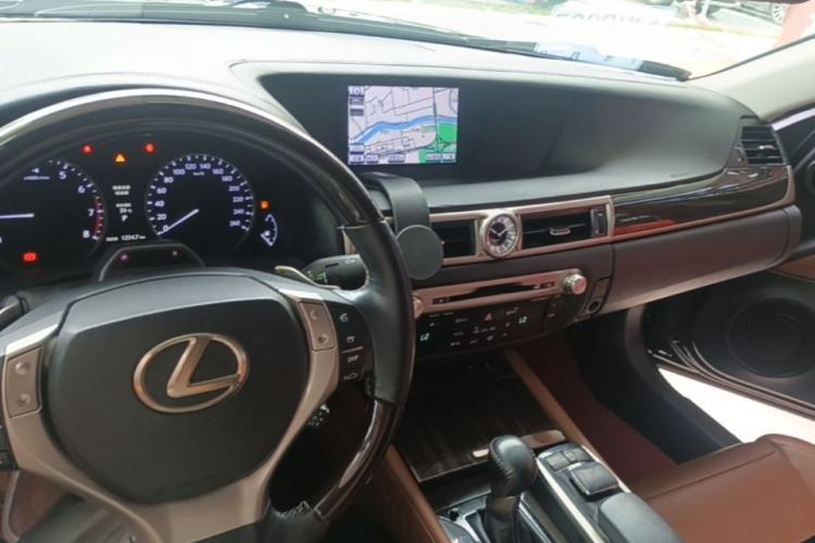 Used Lexus GS 2012 350 Luxury All-Wheel-Drive Version Center Console