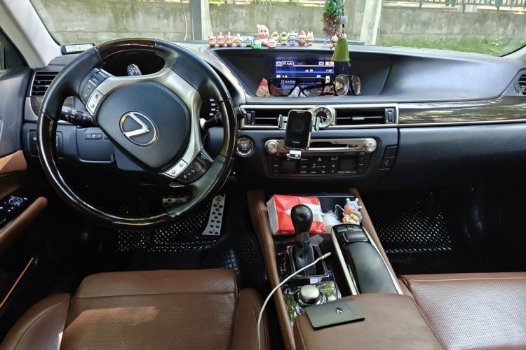 Used Lexus GS 2012 350 Luxury All-Wheel-Drive Version Center Console