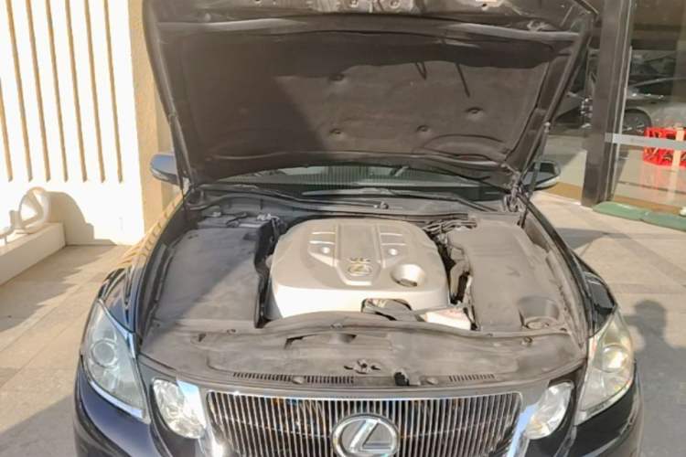 Used Lexus GS  Engine Bay