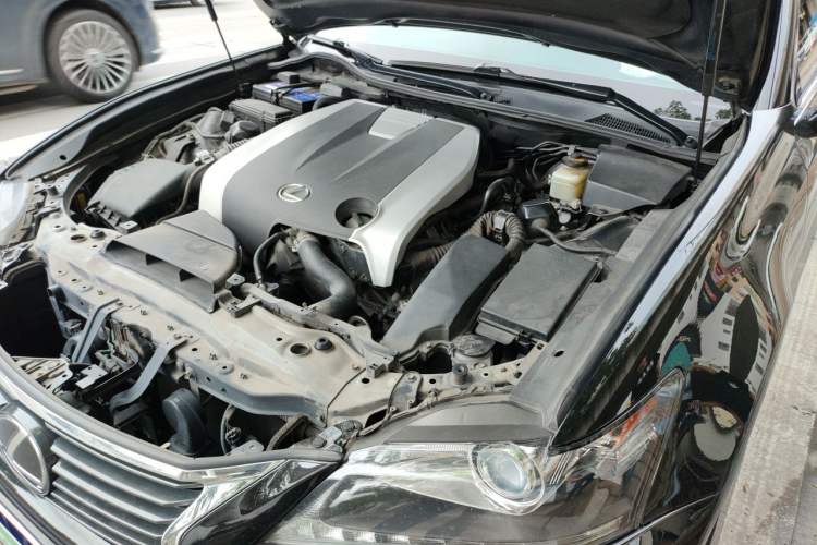 Used Lexus GS 2012 350 Luxury All-Wheel-Drive Version Engine Bay Left