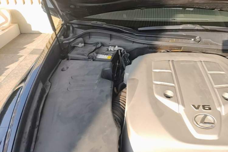 Used Lexus GS  Engine Bay Right