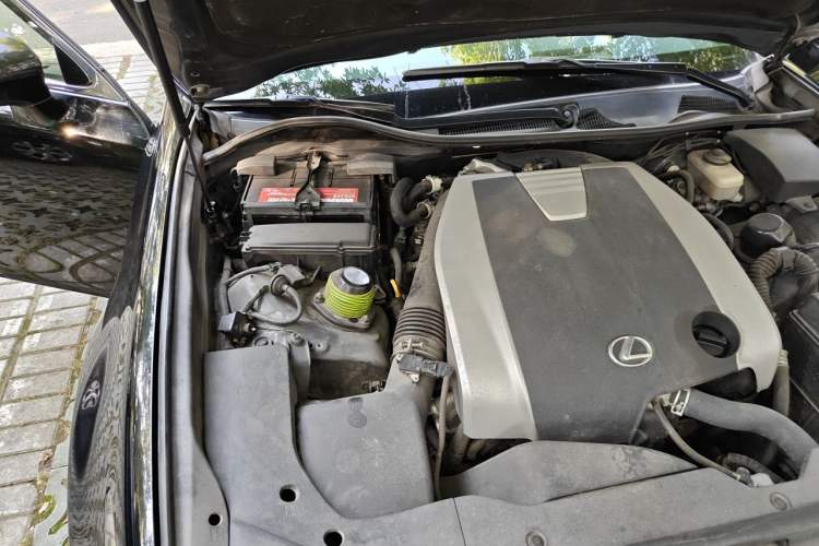 Used Lexus GS 2012 350 Luxury All-Wheel-Drive Version Engine Bay Right