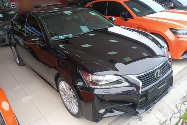 Used Lexus GS 2012 350 Luxury All-Wheel-Drive Version Front Right 45 Deg