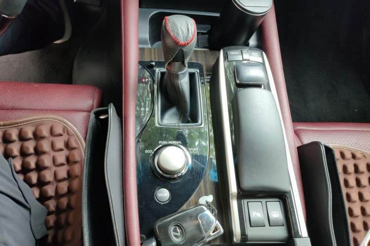 Used Lexus GS 2012 350 Luxury All-Wheel-Drive Version Gear Lever