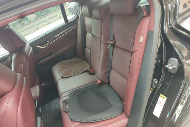Used Lexus GS 2012 350 Luxury All-Wheel-Drive Version Left Rear Seat