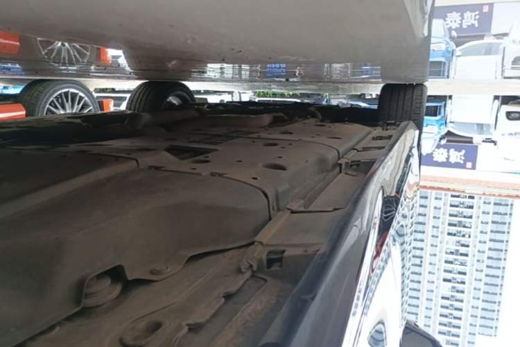 Used Lexus GS 2012 350 Luxury All-Wheel-Drive Version Left Side Sill