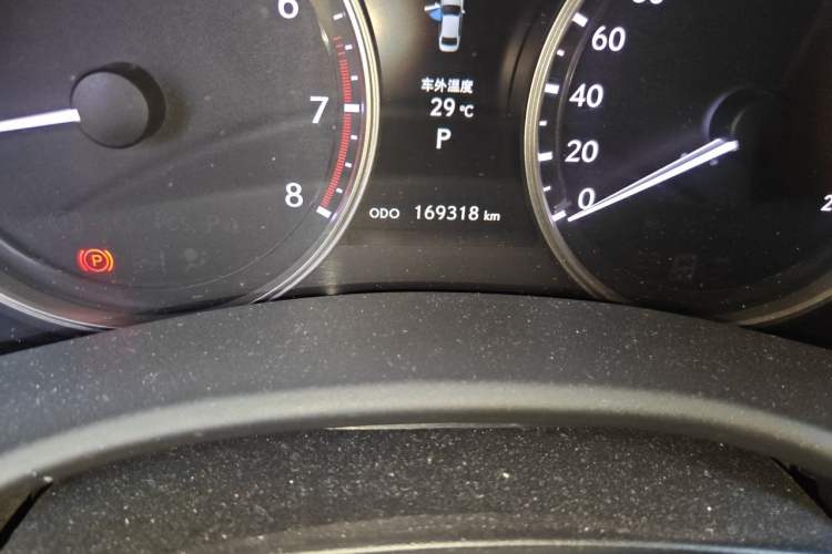 Used Lexus GS 2012 350 Luxury All-Wheel-Drive Version Odometer Close Up