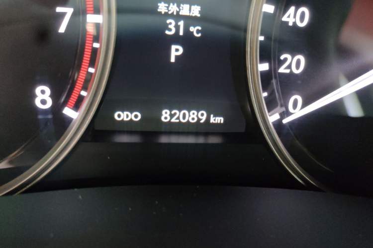 Used Lexus GS 2012 350 Luxury All-Wheel-Drive Version Odometer Close Up