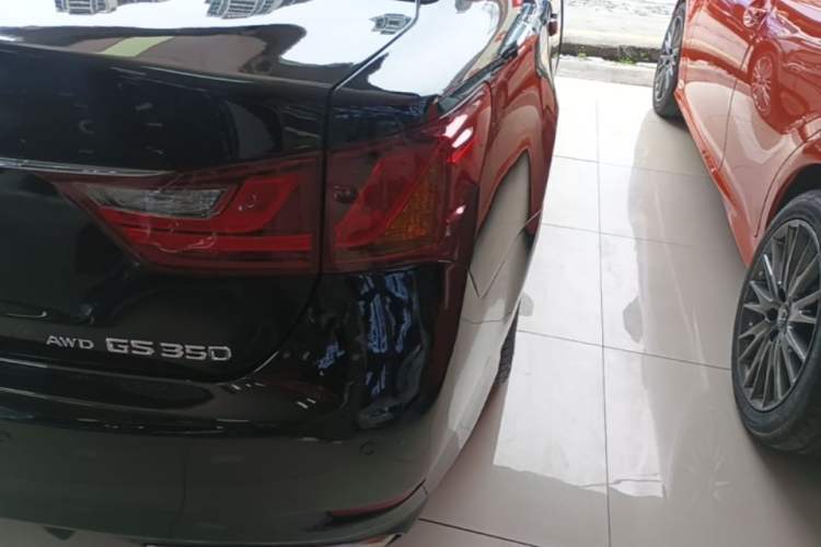 Used Lexus GS 2012 350 Luxury All-Wheel-Drive Version Right Rear Taillight