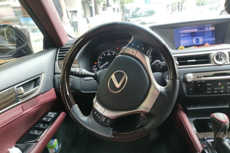Used Lexus GS 2012 350 Luxury All-Wheel-Drive Version Steering Wheel
