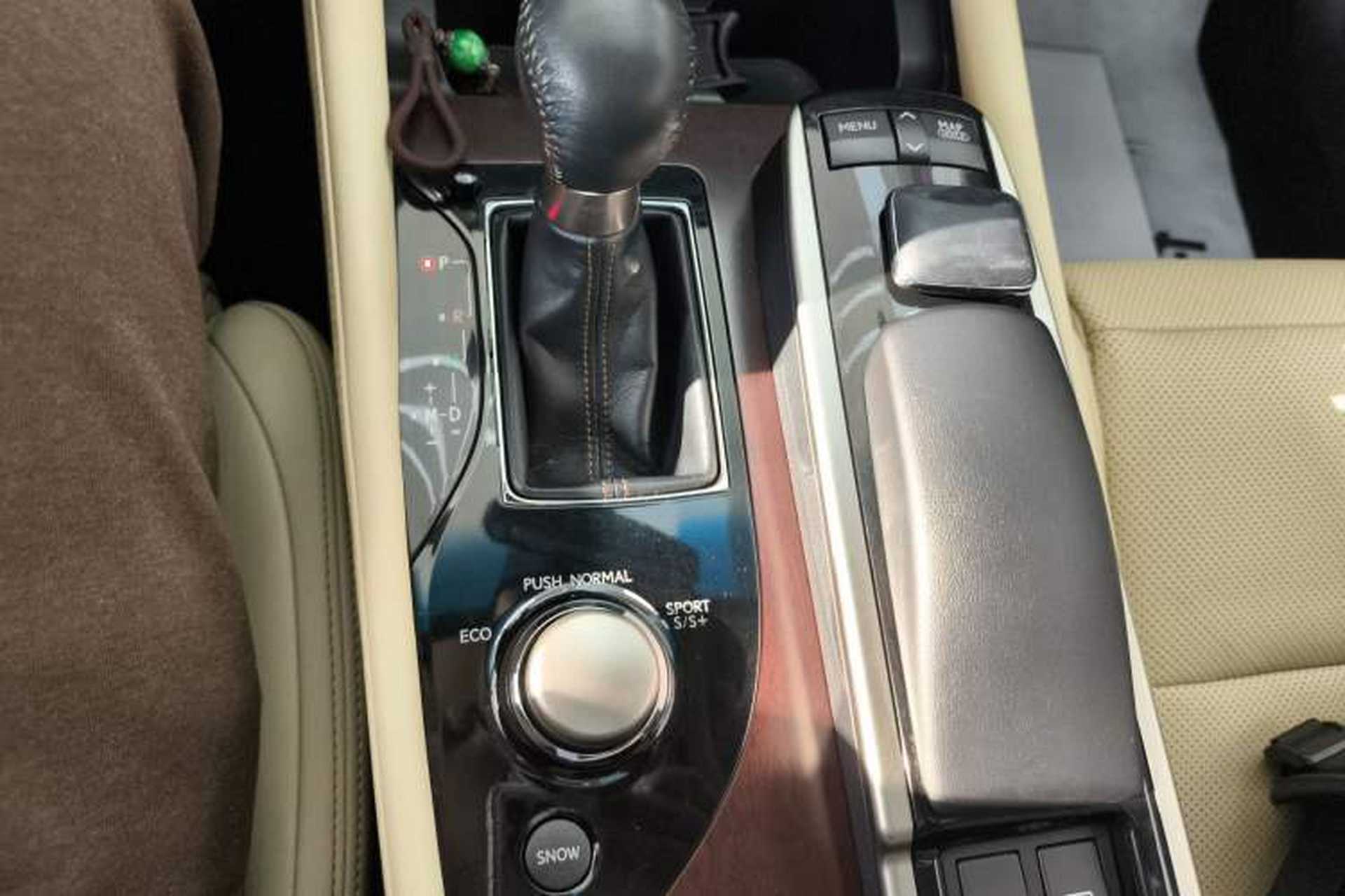 Used Lexus GS 2012 350 Luxury All-Wheel-Drive Version Gear Lever