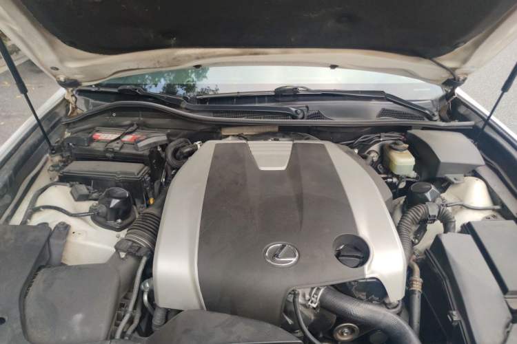 Used Lexus GS 2012 250 F SPORT Engine Bay