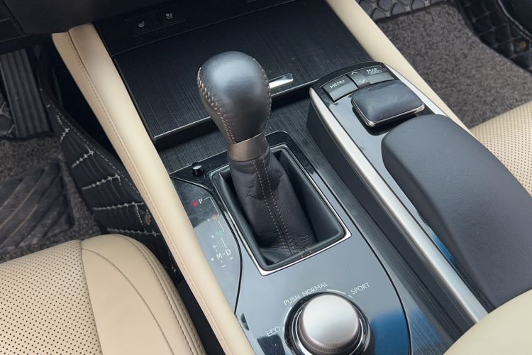 Used Lexus GS 2012 250 Leading Edition Gear Lever