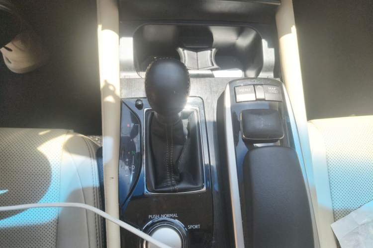 Used Lexus GS 2012 250 Leading Edition Gear Lever