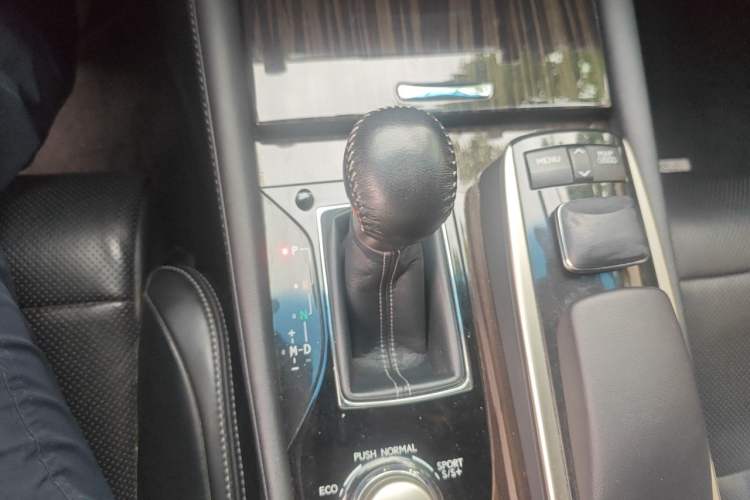 Used Lexus GS 2012 250 Luxury Edition Gear Lever
