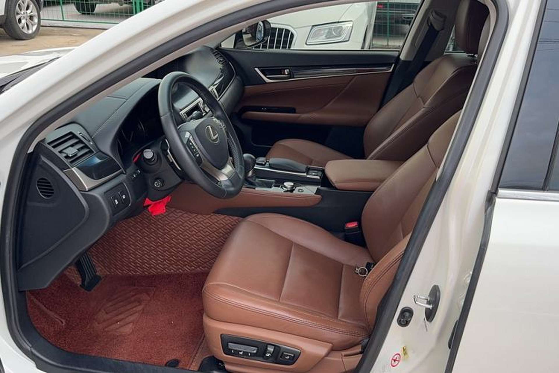 Used Lexus GS 2012 250 Leading Edition Interior 3