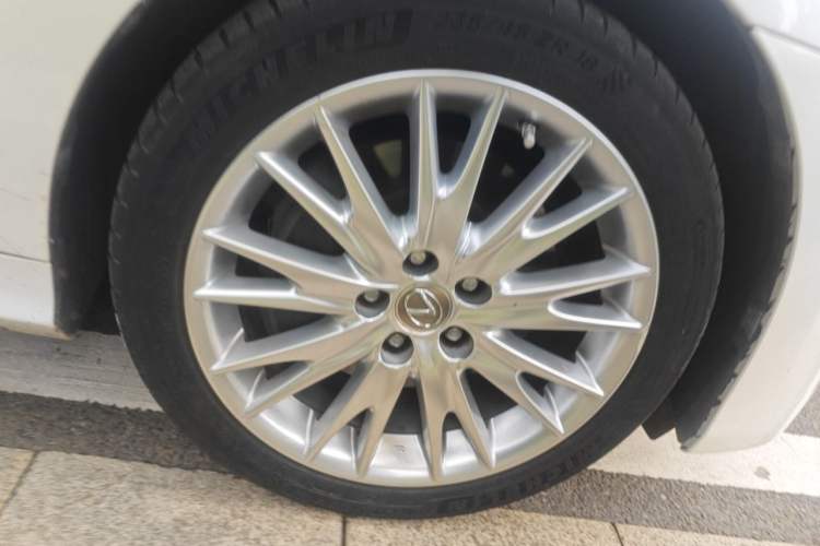 Used Lexus GS 2012 250 Luxury Edition Right Front Wheel Hub