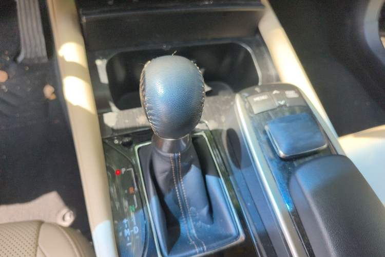 Used Lexus GS 2014 250 Leading Edition Gear Lever