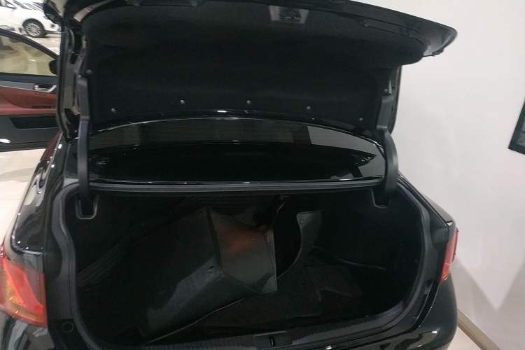 Used Lexus GS 2014 250 F SPORT Trunk