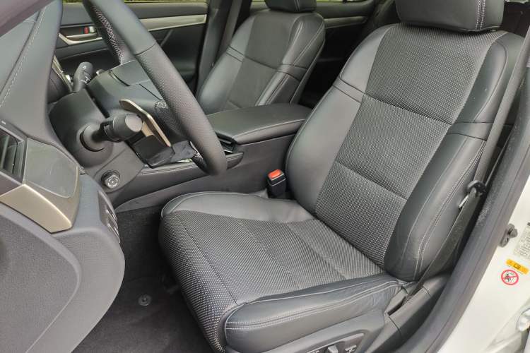 Used Lexus GS 2014 250 F SPORT Left Front Seat