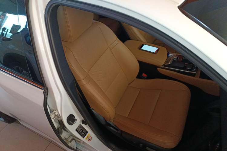 Used Lexus GS 2014 250 F SPORT Right Front Seat