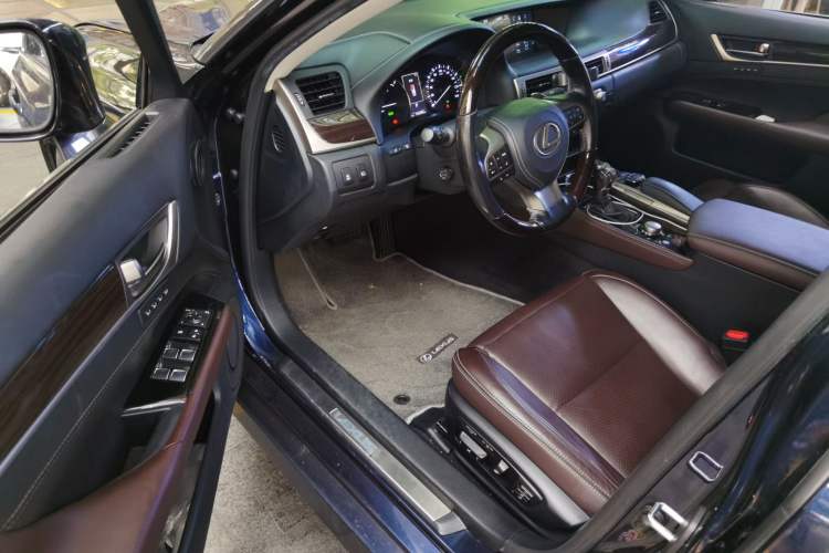 Used Lexus GS 2016 300h Luxury Edition Driver Seat