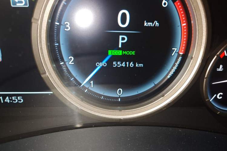 Used Lexus GS 2016 200t F SPORT Odometer Close Up