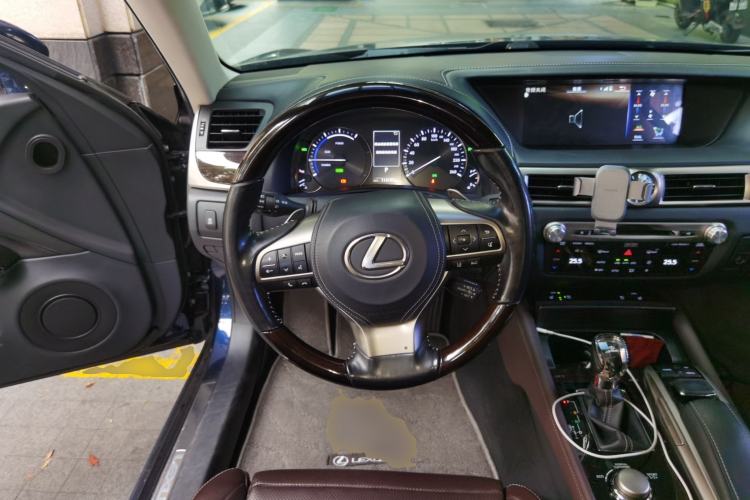 Used Lexus GS 2016 300h Luxury Edition Steering Wheel