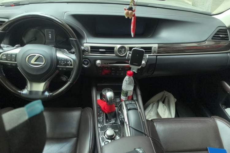 Used Lexus GS 2016 300h Luxury Edition Center Console