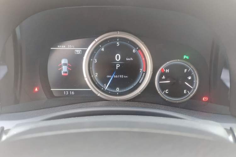 Used Lexus GS 2016 200t F SPORT Odometer Close Up