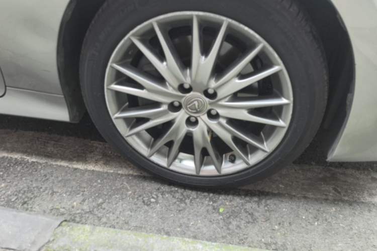 Used Lexus GS 2016 300h Luxury Edition Right Front Wheel Hub