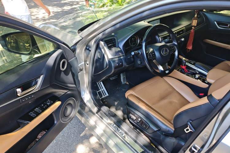 Used Lexus GS 2016 200t F SPORT Driver Seat