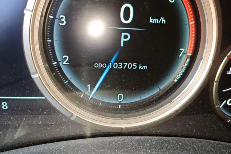 Used Lexus GS 2016 200t F SPORT Odometer Close Up