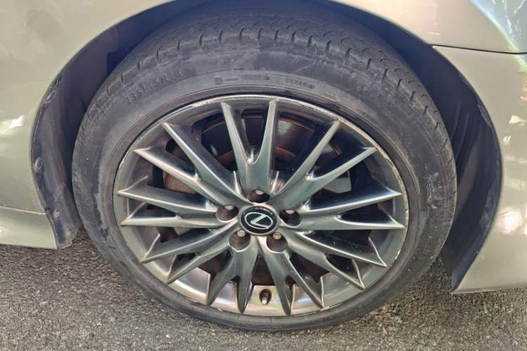 Used Lexus GS 2016 200t F SPORT Right Front Wheel Hub
