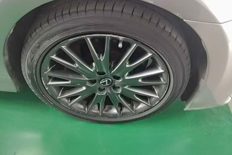 Used Lexus GS 2016 200t F SPORT Right Front Wheel Hub