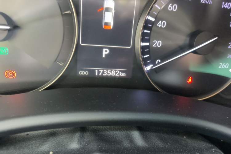 Used Lexus GS 2016 300h Luxury Edition Odometer Close Up