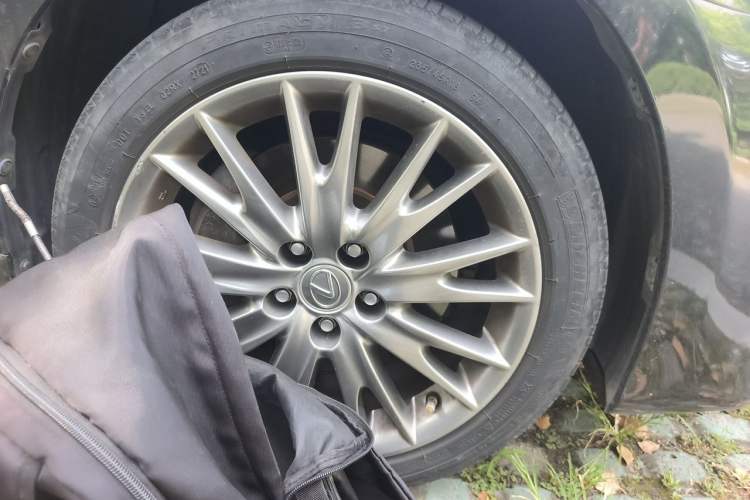 Used Lexus GS 2016 300h Luxury Edition Right Front Wheel Hub