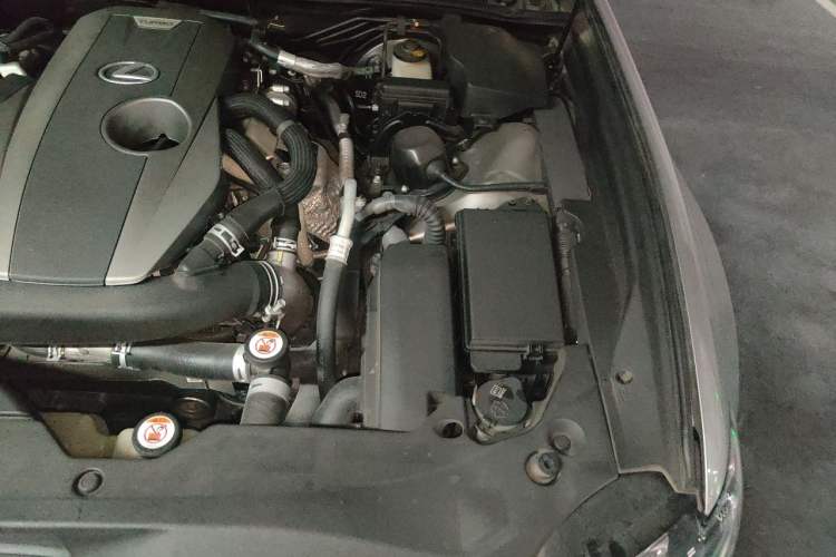 Used Lexus GS 2016 200t F SPORT Engine Bay Left