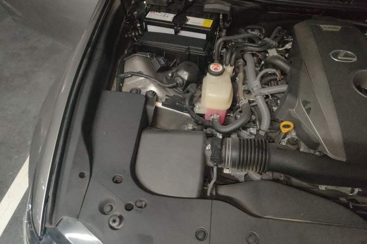 Used Lexus GS 2016 200t F SPORT Engine Bay Right