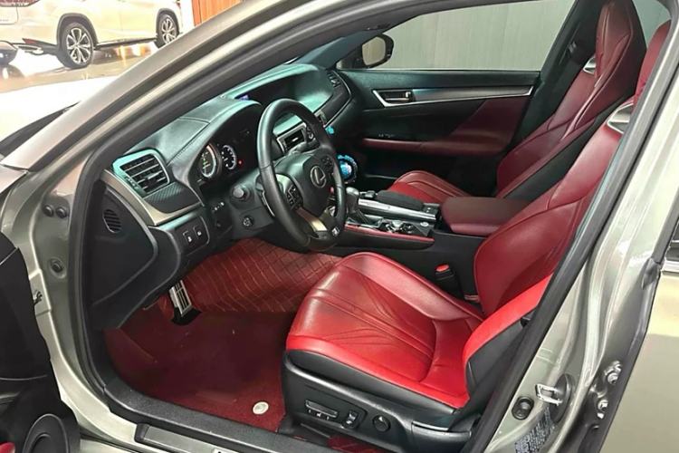 Used Lexus GS 2016 200t F SPORT Interior 2
