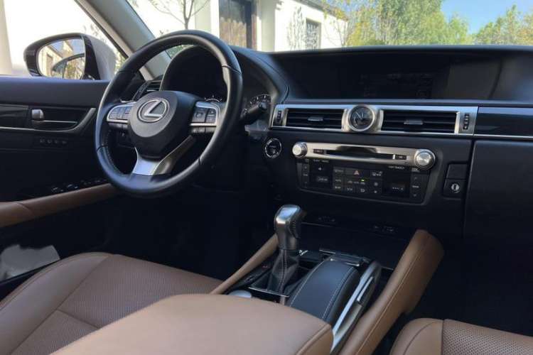 Used Lexus GS 2016 300h Premier Edition Interior 3