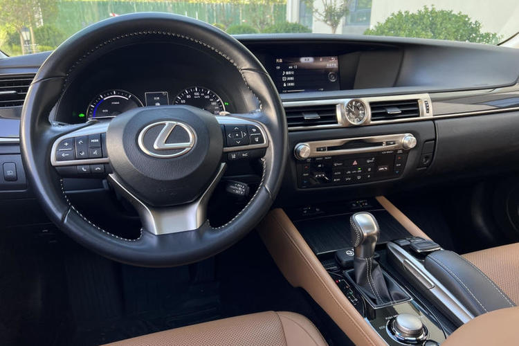 Used Lexus GS 2016 300h Premier Edition Interior 4