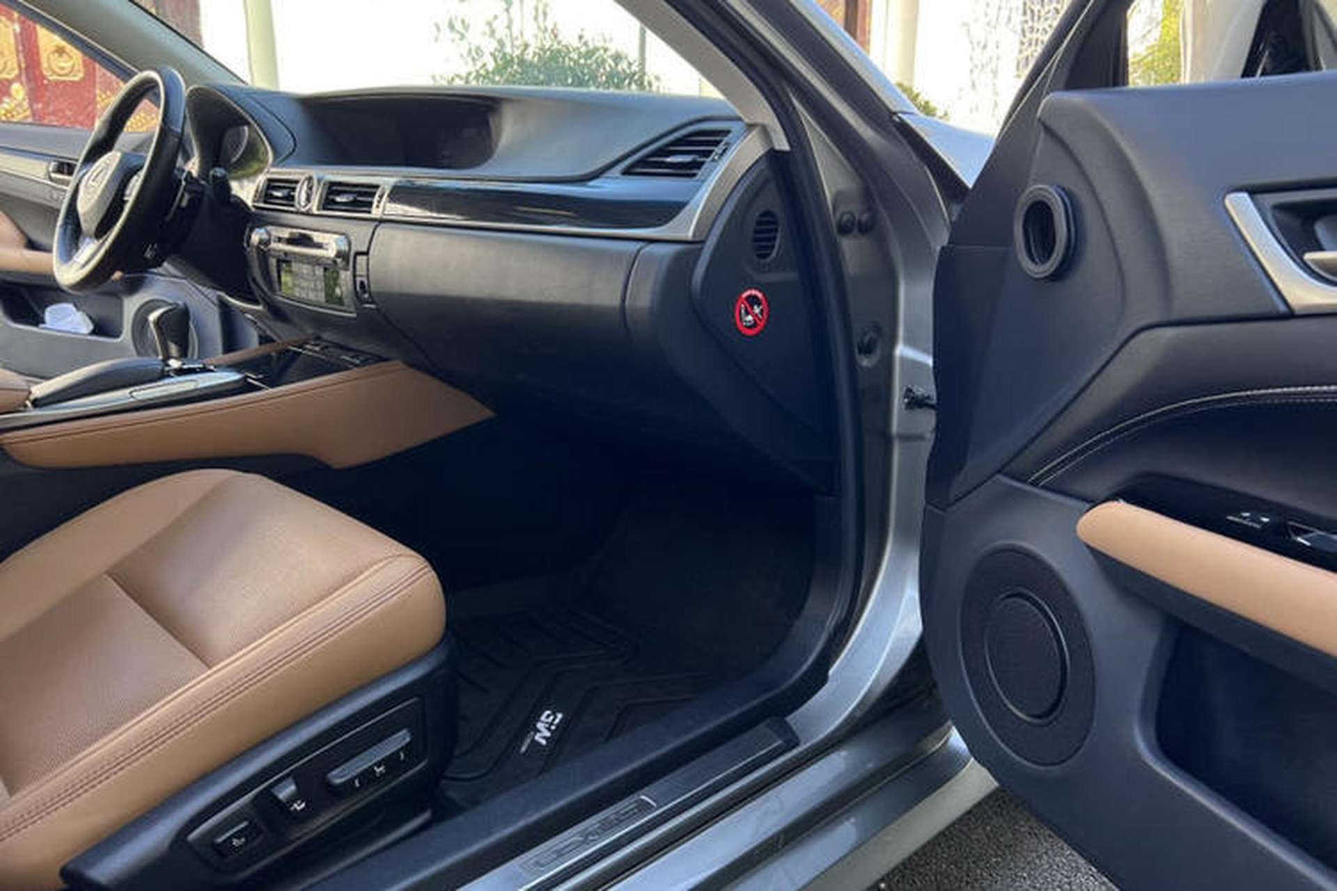 Used Lexus GS 2016 300h Premier Edition Interior 6